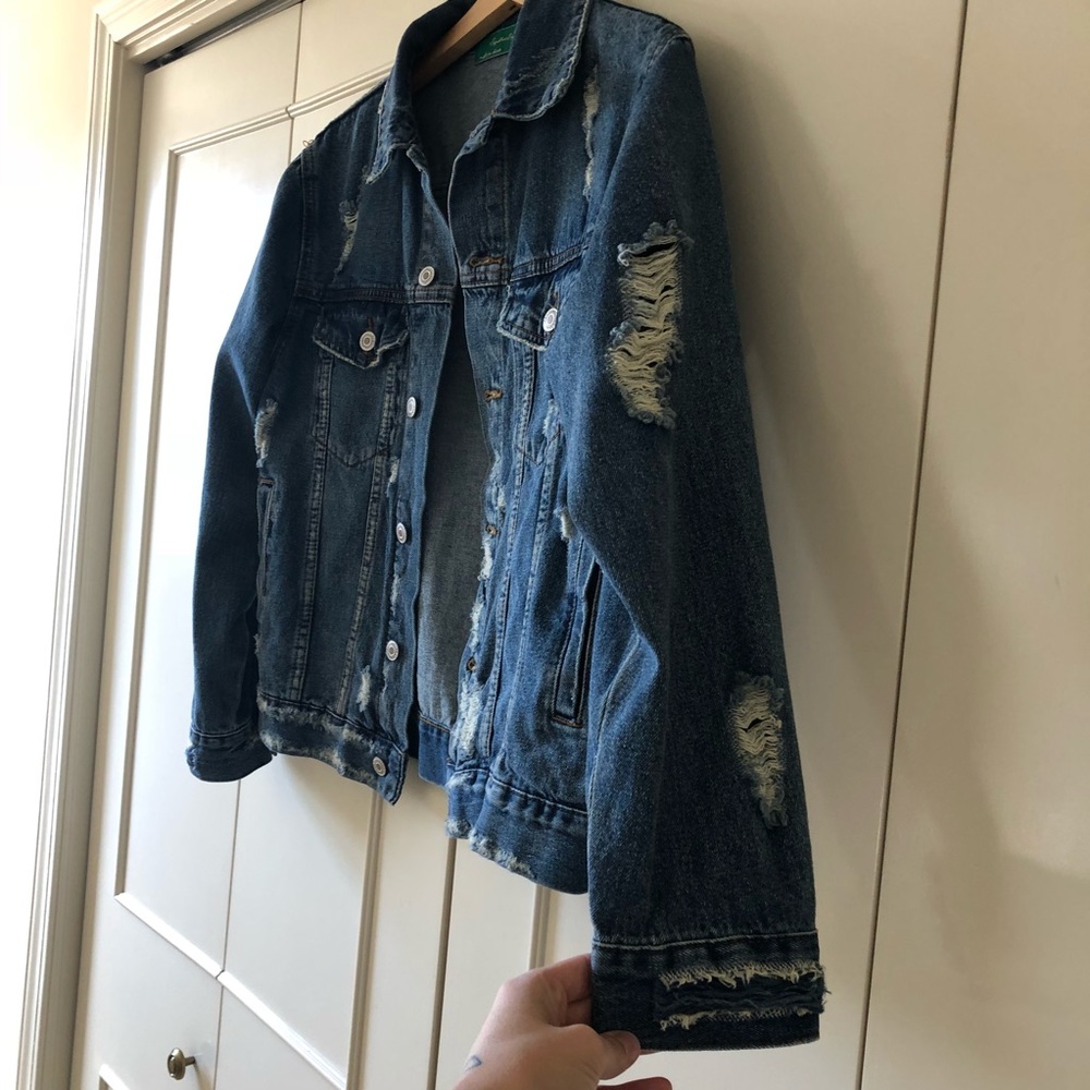 Oversized distressed Jean Jacket - Picture 3 of 6